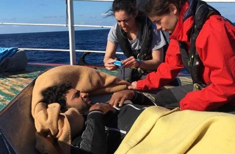 El barco español Nuestra Madre Loreto pone rumbo a Malta con los migrantes rescatados