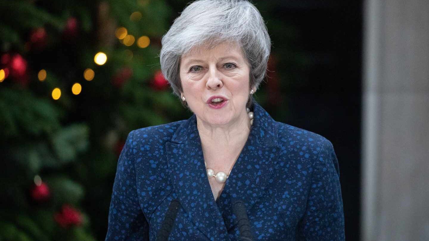 La primera ministra británica, Theresa May, defiende su liderazgo frente al desafío tory.