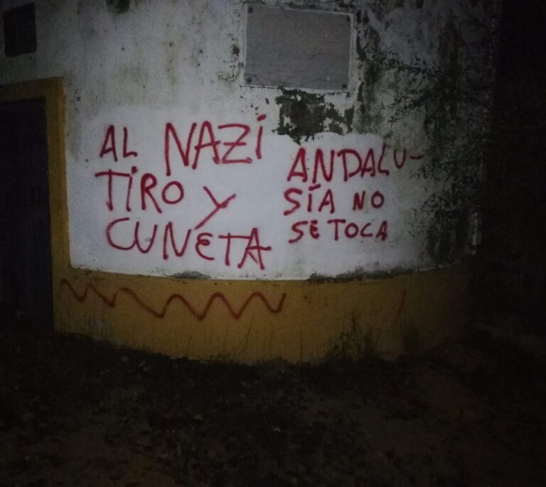 "Al nazi tiro y a la cuneta": pintadas en casa de Morante de la Puebla por su apoyo a Vox