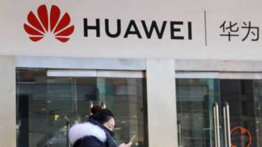 Huawei ingresará 30.000 millones menos por el veto de EEUU, según su fundador