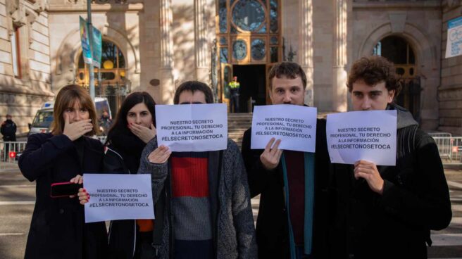 Concentración de periodistas en Barcelona en defensa del secreto profesional.