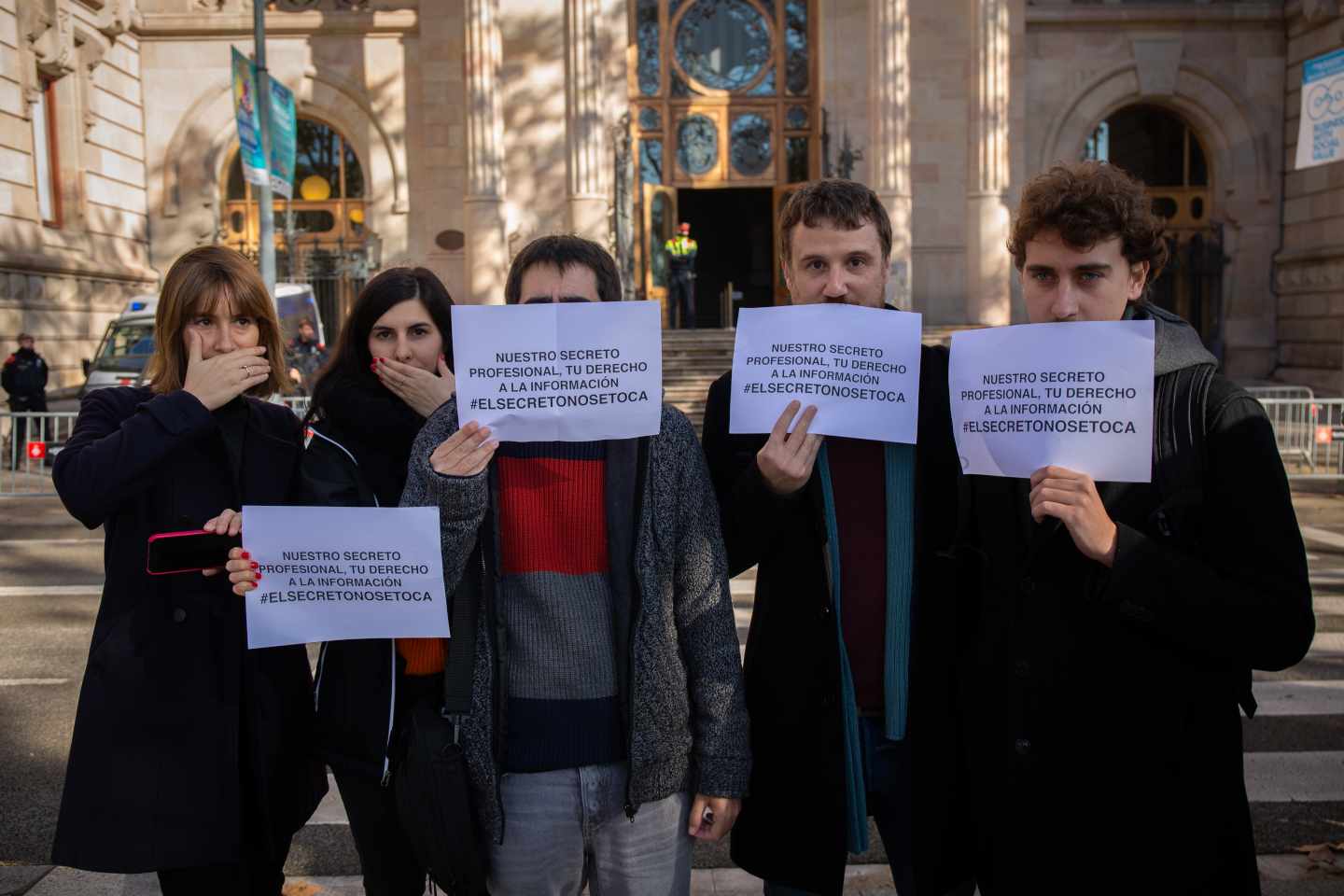 Concentración de periodistas en Barcelona en defensa del secreto profesional.