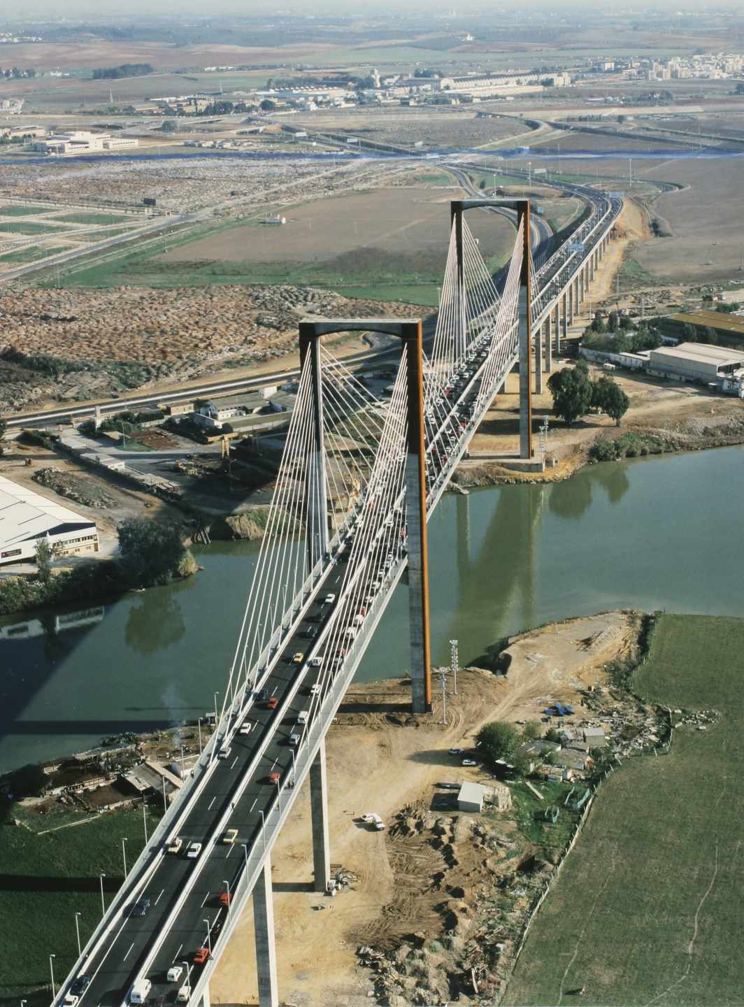 Acciona construye puentes hacia el infinito para derribar barreras