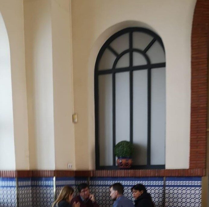Cs, Podemos e IU negocian la presidencia del Parlamento andaluz para dejar fuera a Vox