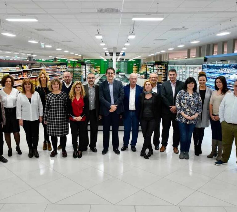 Mercadona pacta un sueldo base de 1.300 euros y permiso de paternidad de 7 semanas
