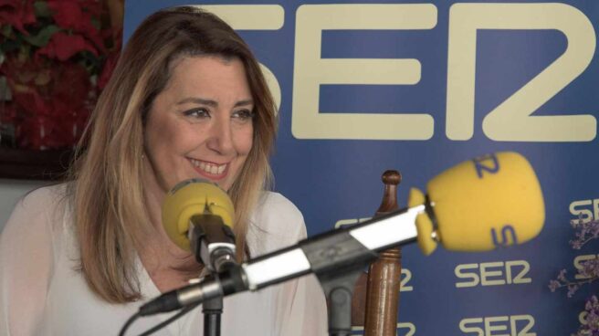 Susana Díaz en el Rocío, entrevistada para la cadena Ser el día de Navidad.