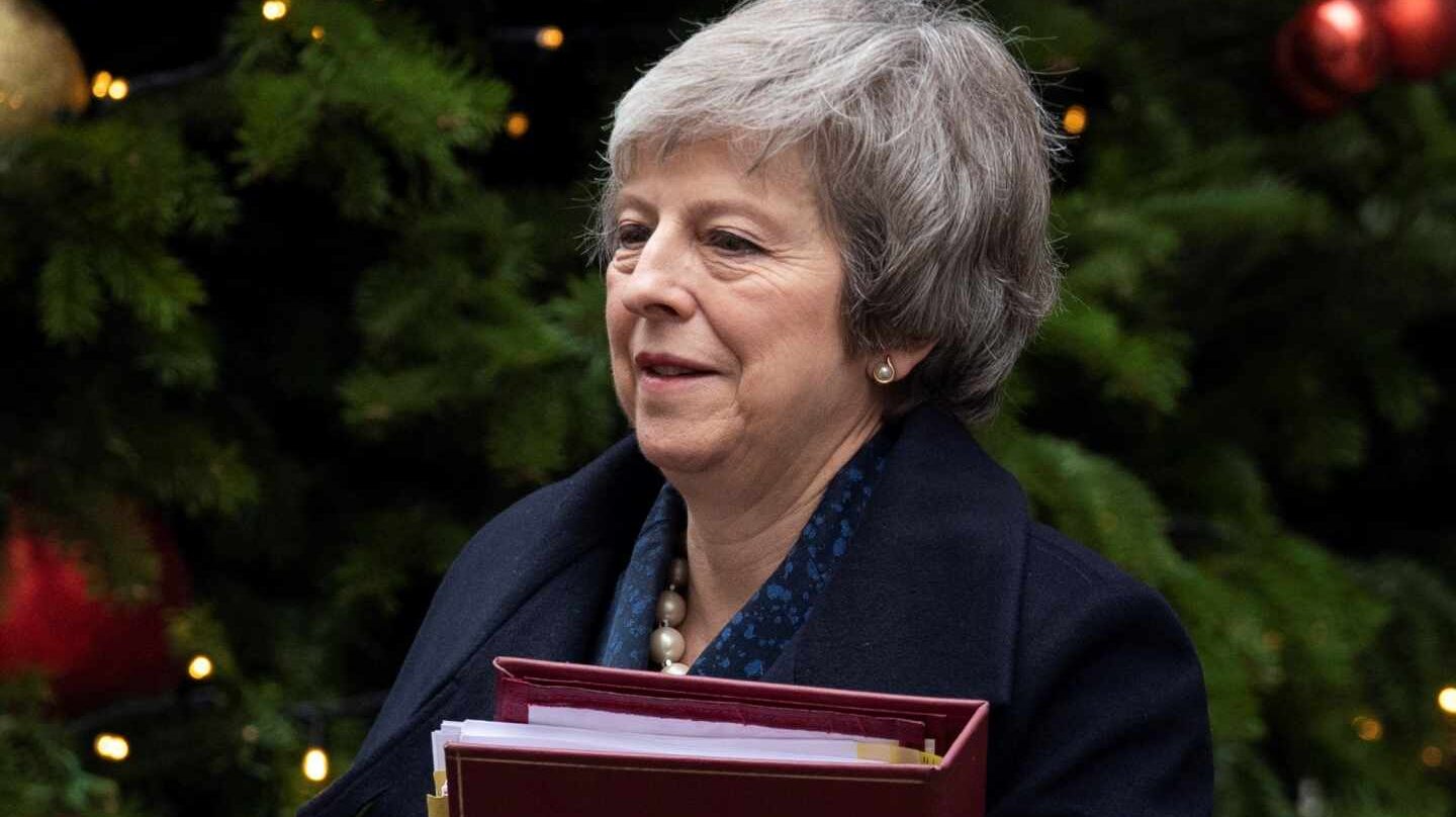 La primera ministra británica, Theresa May, junto al 10 de Downing Street.