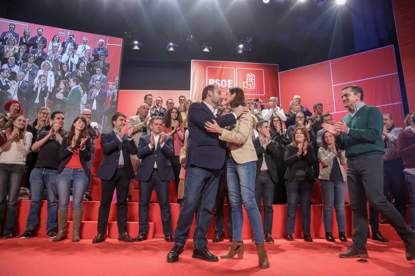 El ministro de Fomento y secretario de Organización del PSOE, José Luis Ábalos, y la ministra de Industria, Reyes Maroto, en la presentación de candidaturas a los ayuntamientos de la Comunidad.