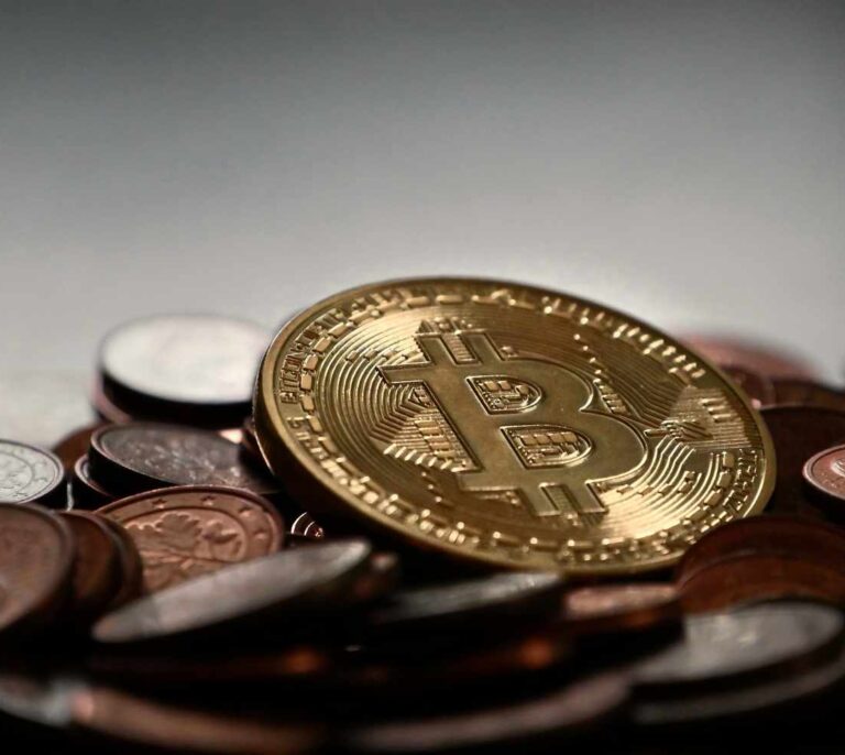 El bitcoin 'celebra' el aniversario de su récord un 81% por debajo de máximos