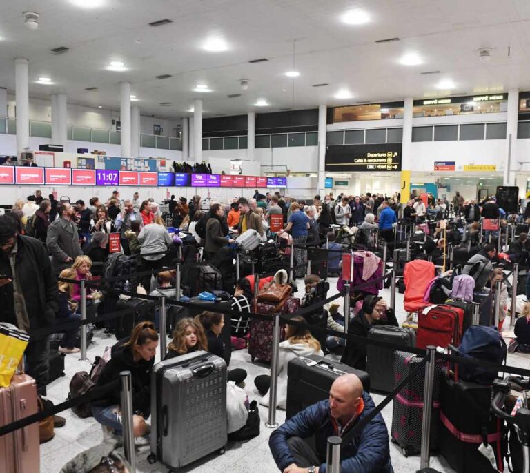 Reino Unido manda el ejército al aeropuerto de Gatwick para frenar el sabotaje con drones