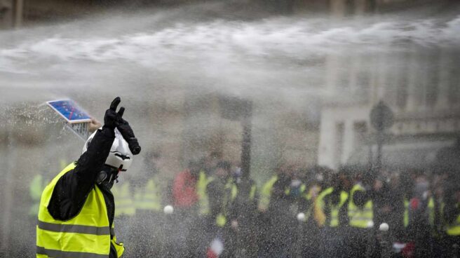 Detenido un camionero español tras disparar con balas de fogueo contra 'chalecos amarillos' en Francia