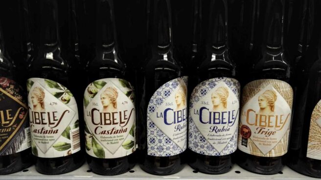 Botellas de cerveza de La Cibeles.