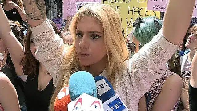 Valeria Quer y su madre discuten en plena calle tras la denuncia a José Carlos Quer