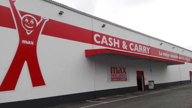 Supermercados regionales y extranjeros se disputan el negocio de Cash & Carry de Dia