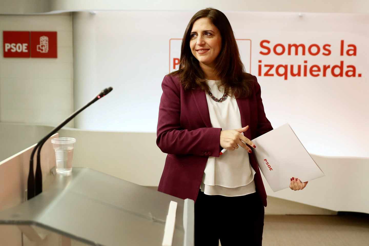 La portavoz del Comité Electoral del PSOE, Esther Peña, en rueda de prensa.