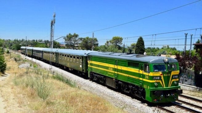 felipe II tren El tren turístico Felipe II une desde 2017 Príncipe Pío con El Escorial.
