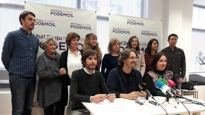 Mikel Buil, Dani López y la presidenta de la Cámara Ainhoa Aznárez.