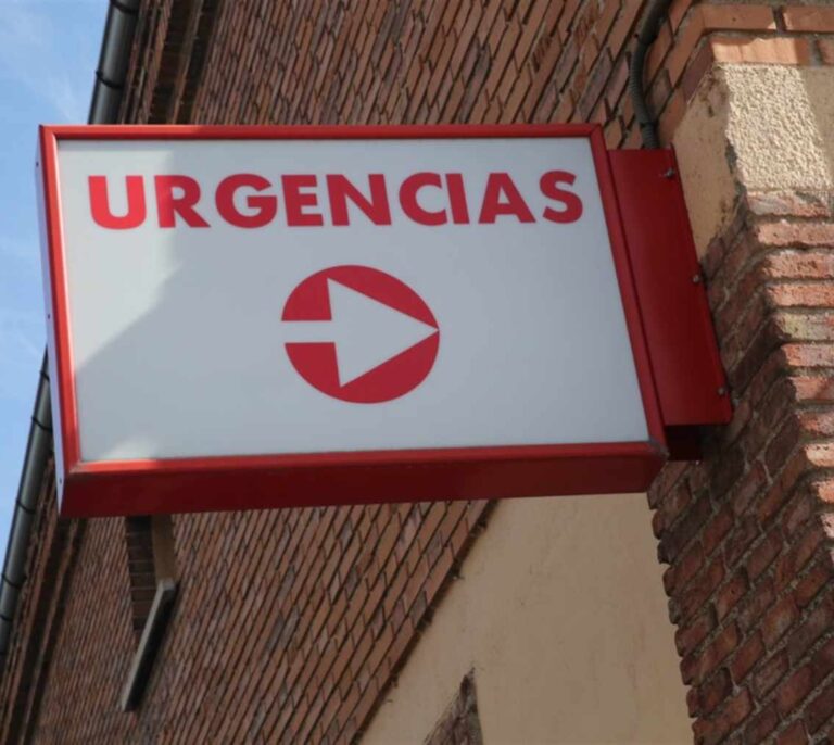 El hospital de Palamós cree que la mujer que falleció tras esperar siete horas hubiera muerto igual