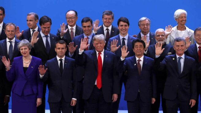 El príncipe heredero saudí queda apartado en la foto de familia en la cumbre del G20