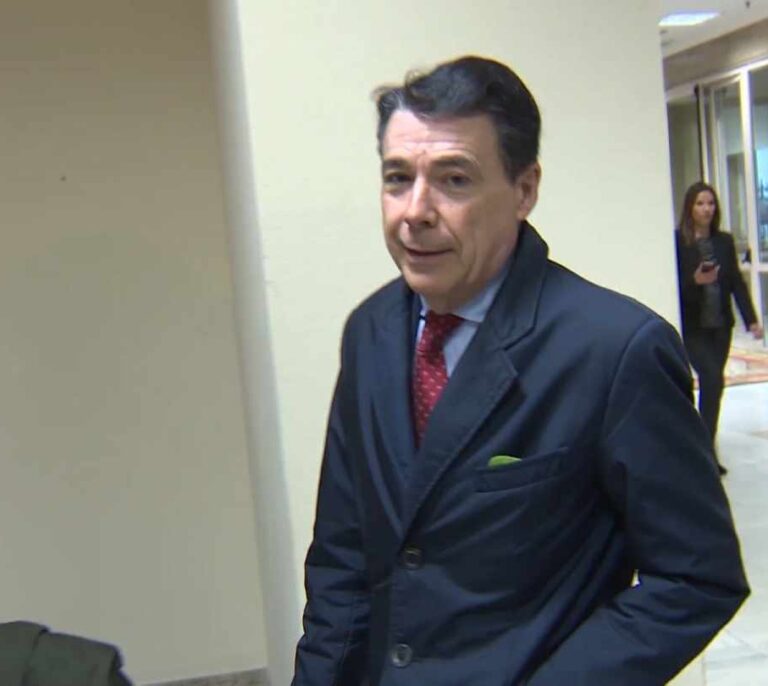 La Fiscalía pide embargar el sueldo a Ignacio González como funcionario