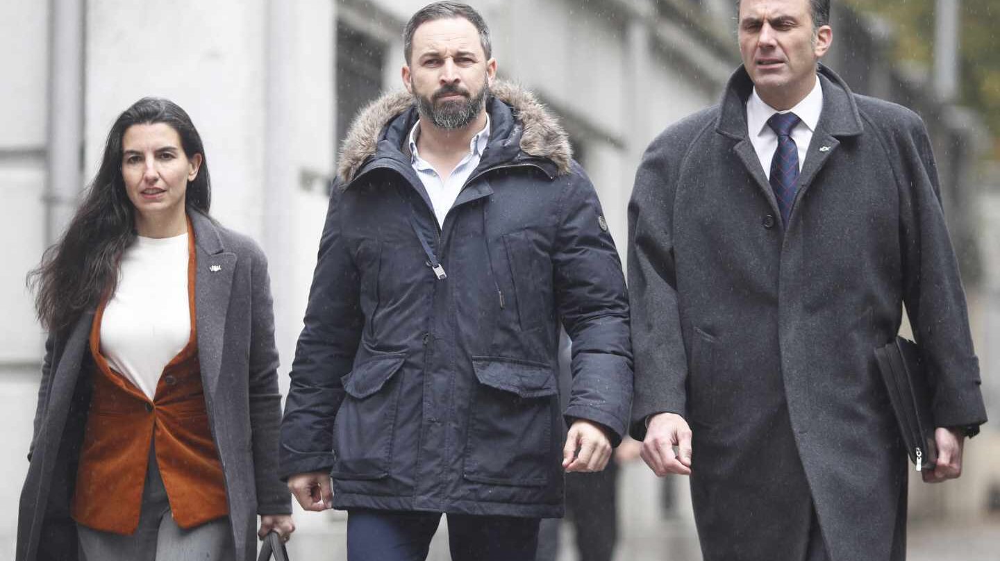 Rocío Monasterio, Santiago Abascal y Javier Ortega Smith cuando presentaron el escrito de acusación popular contra los líderes del procés, el pasado 5 de noviembre.
