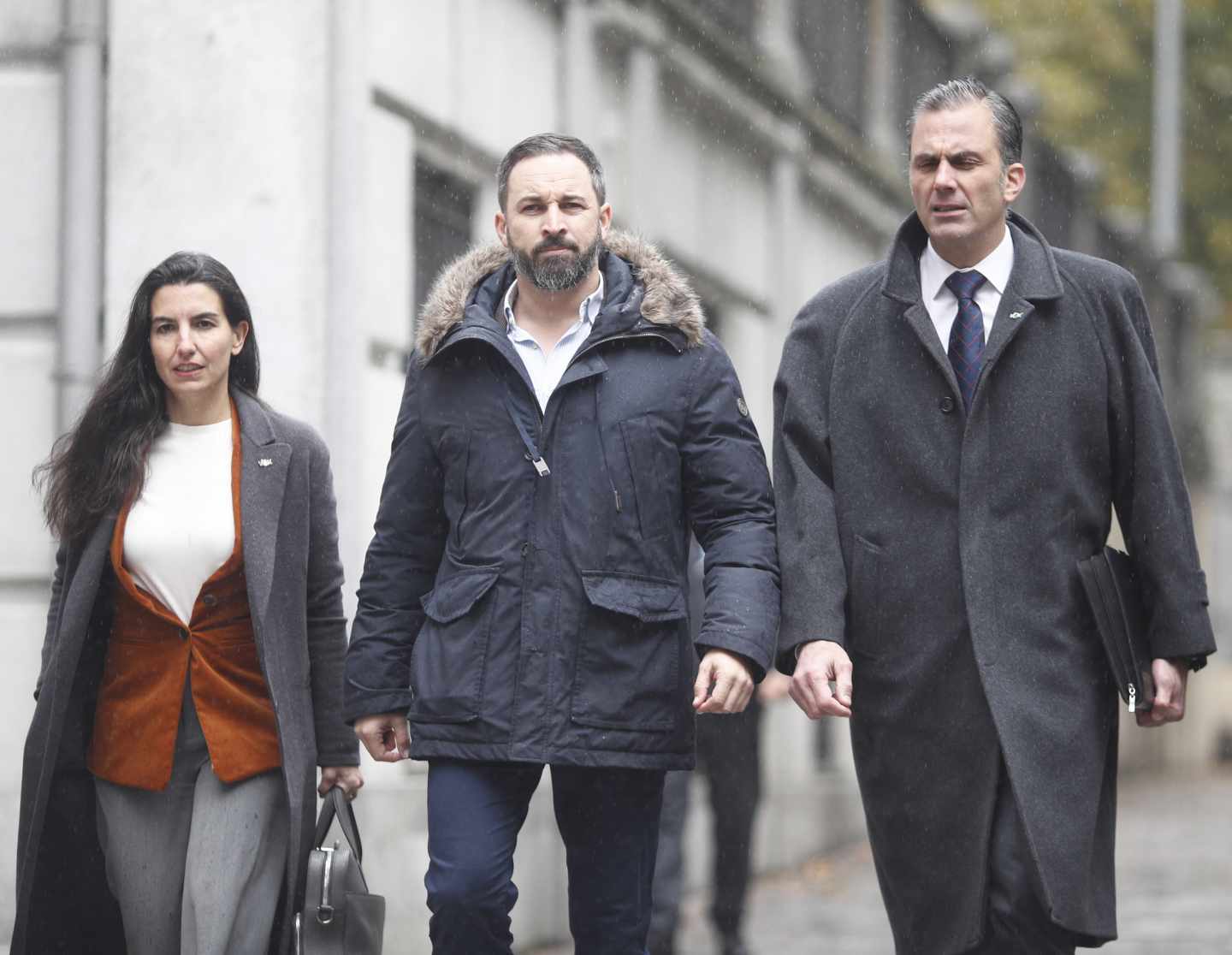 Rocío Monasterio, Santiago Abascal y Javier Ortega Smith cuando presentaron el escrito de acusación popular contra los líderes del procés, el pasado 5 de noviembre.