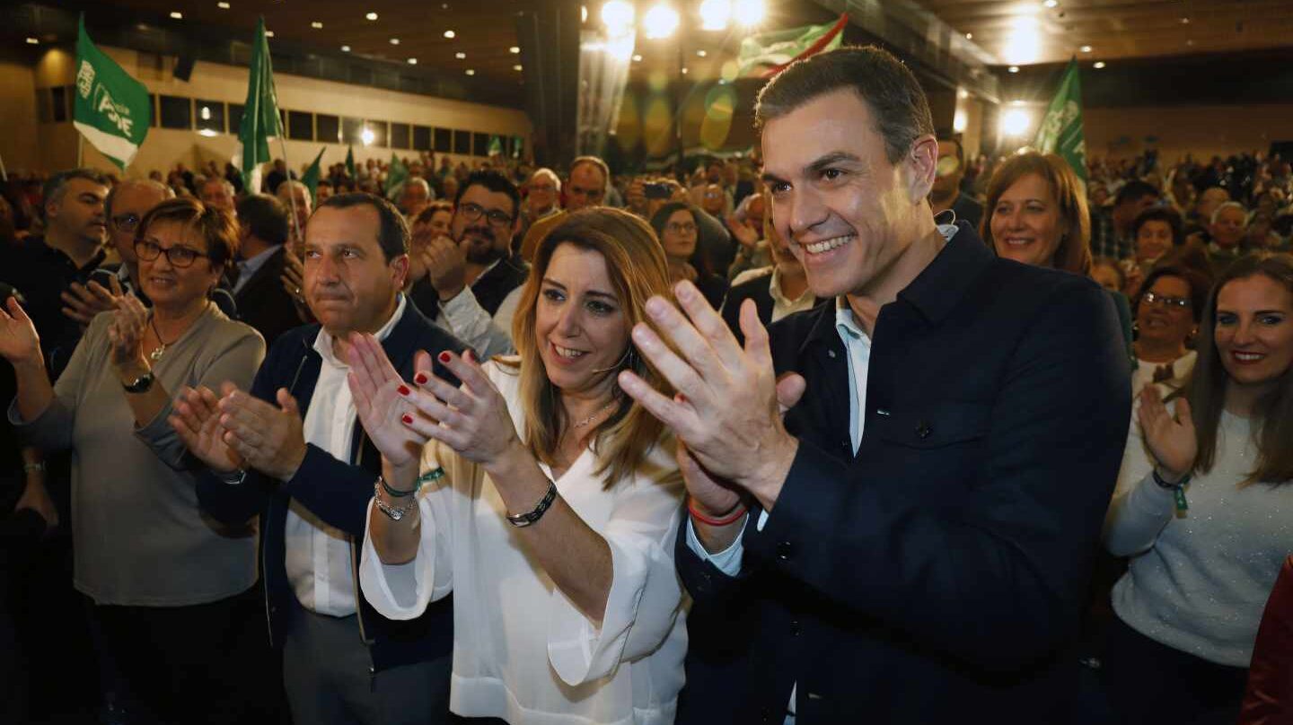 Susana Díaz y Pedro Sánchez, en un mitin en Marbella.