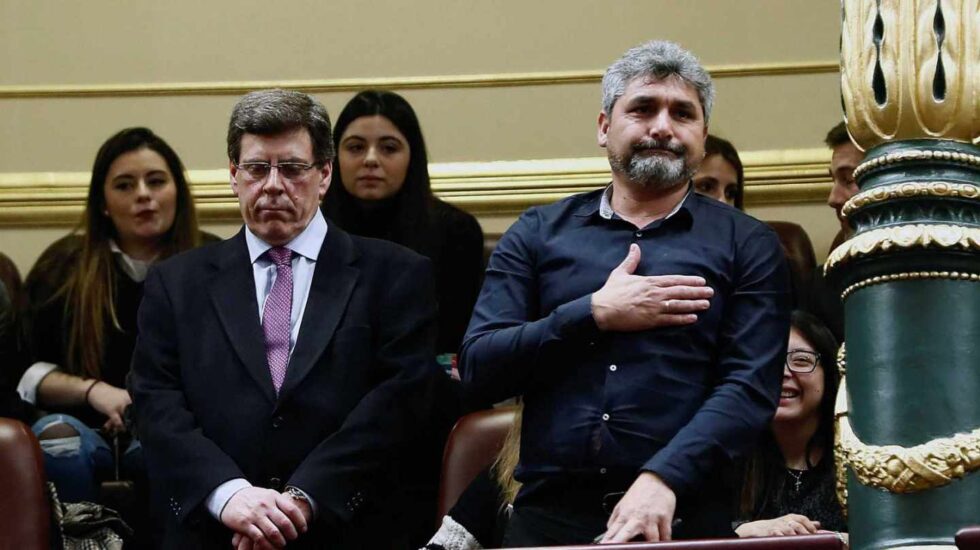 Los padres de Diana Quer y Mari Luz Cortés, en el Congreso de los Diputados durante el debate sobre la prisión permanente revisable.