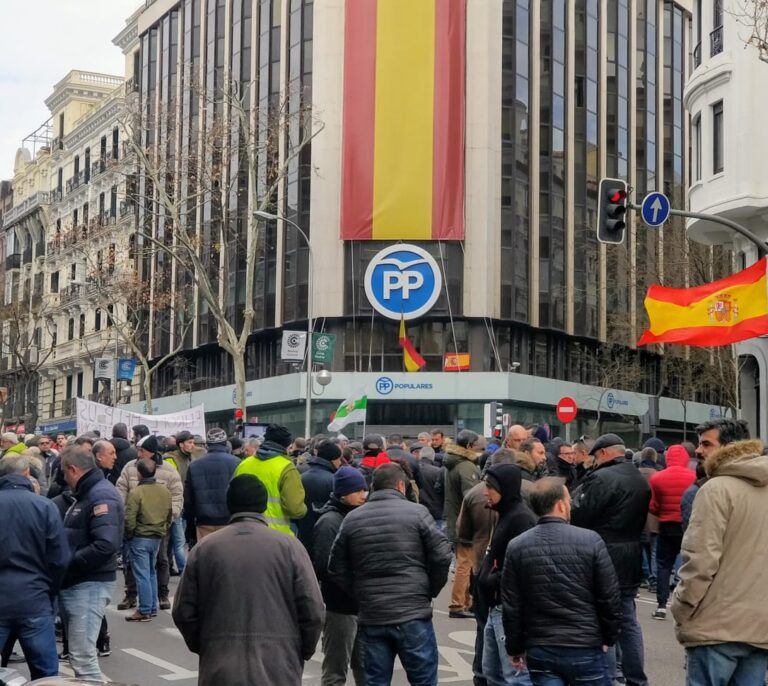 Los taxistas preparan una oferta con "una rebaja considerable" de sus exigencias