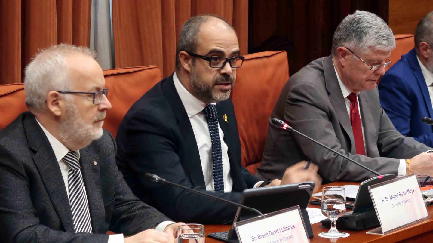 Miquel Buch sustituye al jefe de los Mossos en plena polémica por la creación de la guardia de Torra