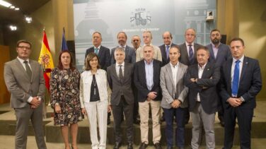 Policías y guardias civiles temen que Interior cierre la equiparación salarial con el tercer pago