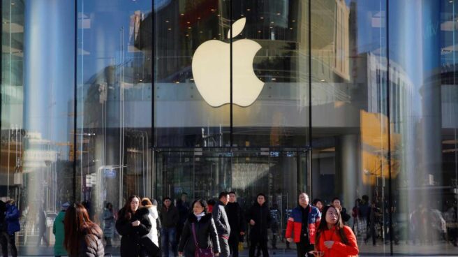 Apple rebaja sus previsiones de ingresos por primera vez en 20 años y se hunde en bolsa