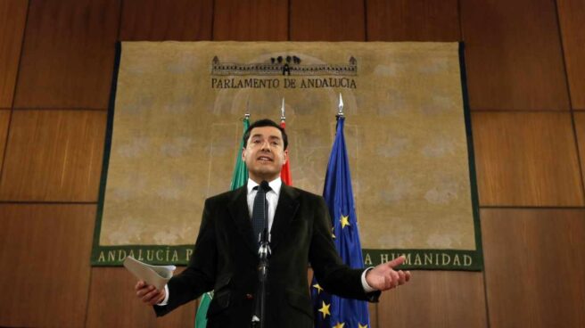 Caso ERE: La Junta analiza vías jurídicas antes de decidir si reclama el dinero a los condenados Juan Manuel Moreno Bonilla, en una comparecencia en el Parlamento andaluz.