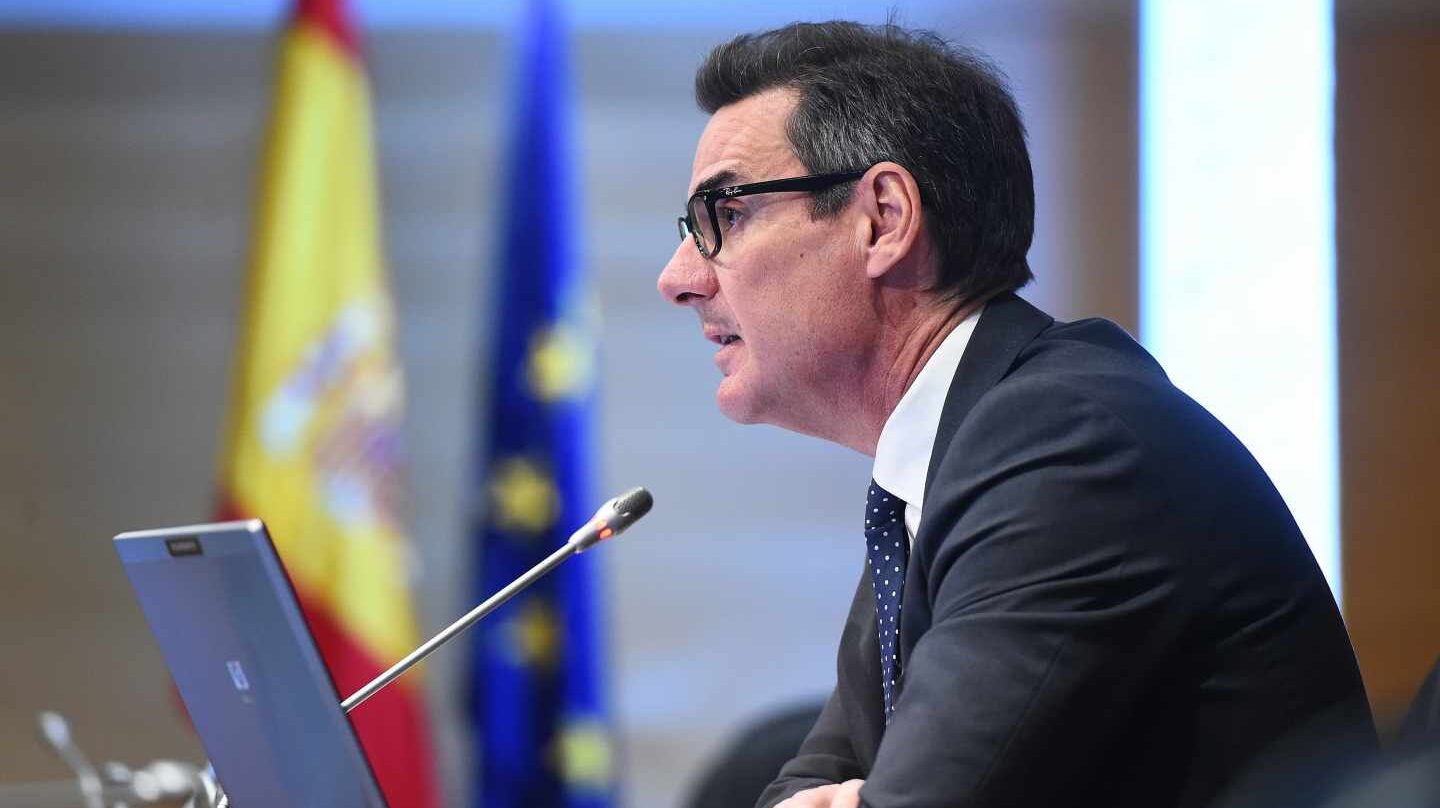 España apuesta por la deuda al más largo plazo para protegerse de la subida de los tipos.