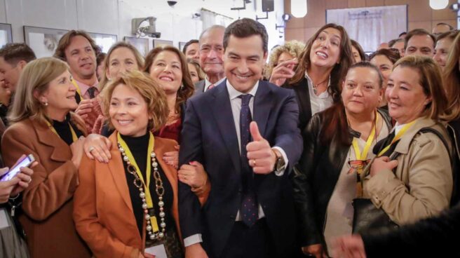 Juanma Moreno, tras su discurso de investidura. Juanma Moreno, tras su discurso de investidura.