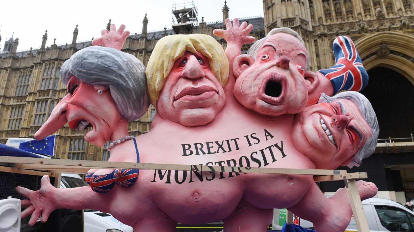 Protestas por el Brexit en las inmediaciones del Parlamento británico.