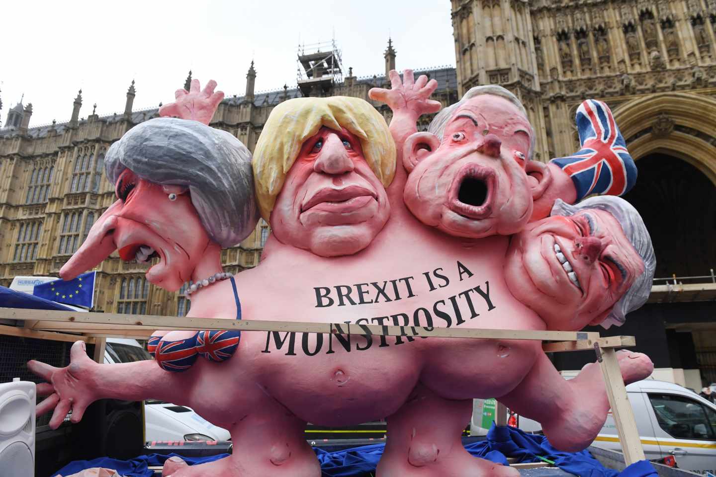 Protestas por el Brexit en las inmediaciones del Parlamento británico.