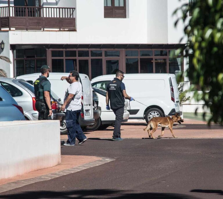 La juez envía a prisión por homicidio y maltrato al marido de Romina, la joven desaparecida en Lanzarote