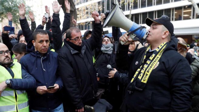 Ruptura en el taxi: el líder en Barcelona dimite por la presión de los más radicales