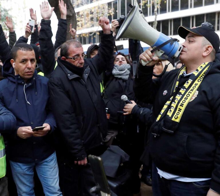 Ruptura en el taxi: el líder en Barcelona dimite por la presión de los más radicales