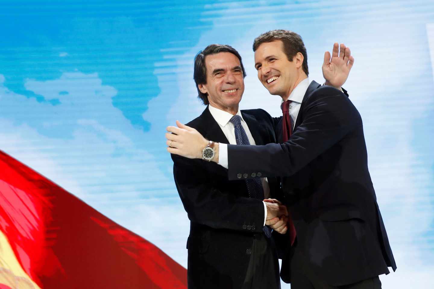 Aznar y Casado se saludan en la Convención del PP.