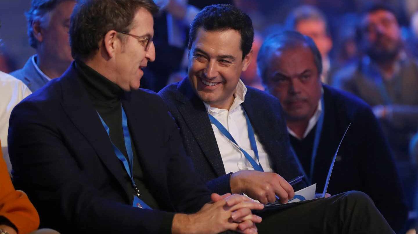 Feijóo y Moreno charlan en la Convención del PP.