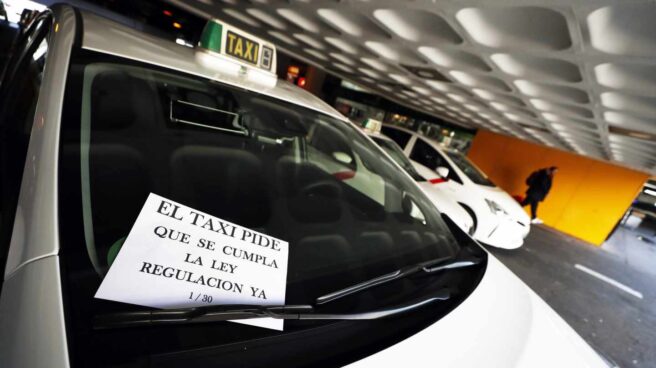 Los taxistas de Madrid se rinden y desconvocan los paros tras 16 días de huelga
