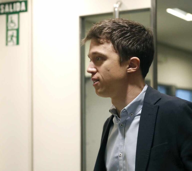 Errejón dice que actuó como Podemos le enseñó: Si no va bien, "hay que abrirse"
