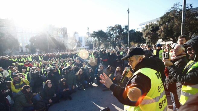 Cataluña cede ante el taxi y obliga a Uber y Cabify a plantearse dejar Barcelona