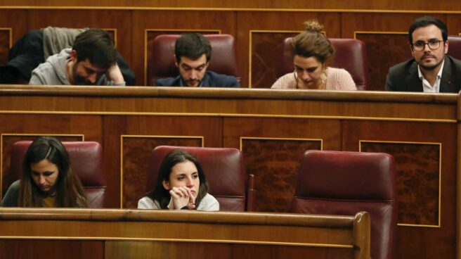 Los escaños de Podemos, sin Pablo Iglesias ni Íñigo Errejón.