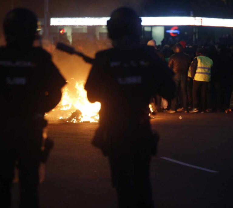 Los taxistas aguantan el pulso en Madrid y boicotean Fitur