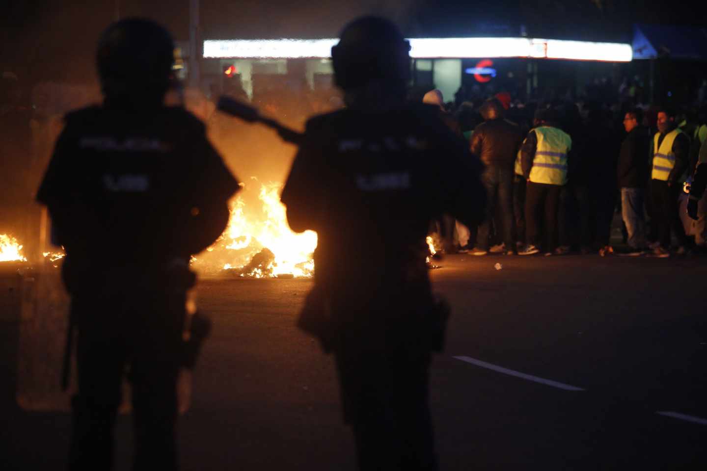 Los taxistas aguantan el pulso en Madrid y boicotean Fitur