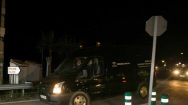 Desolación y abrazos entre los rescatadores de Julen: "Inmensa tristeza"