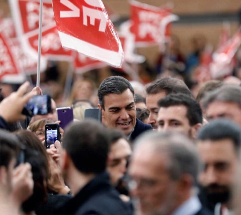 Sánchez dice a Podemos e IU que Maduro es "todo lo opuesto" a la izquierda